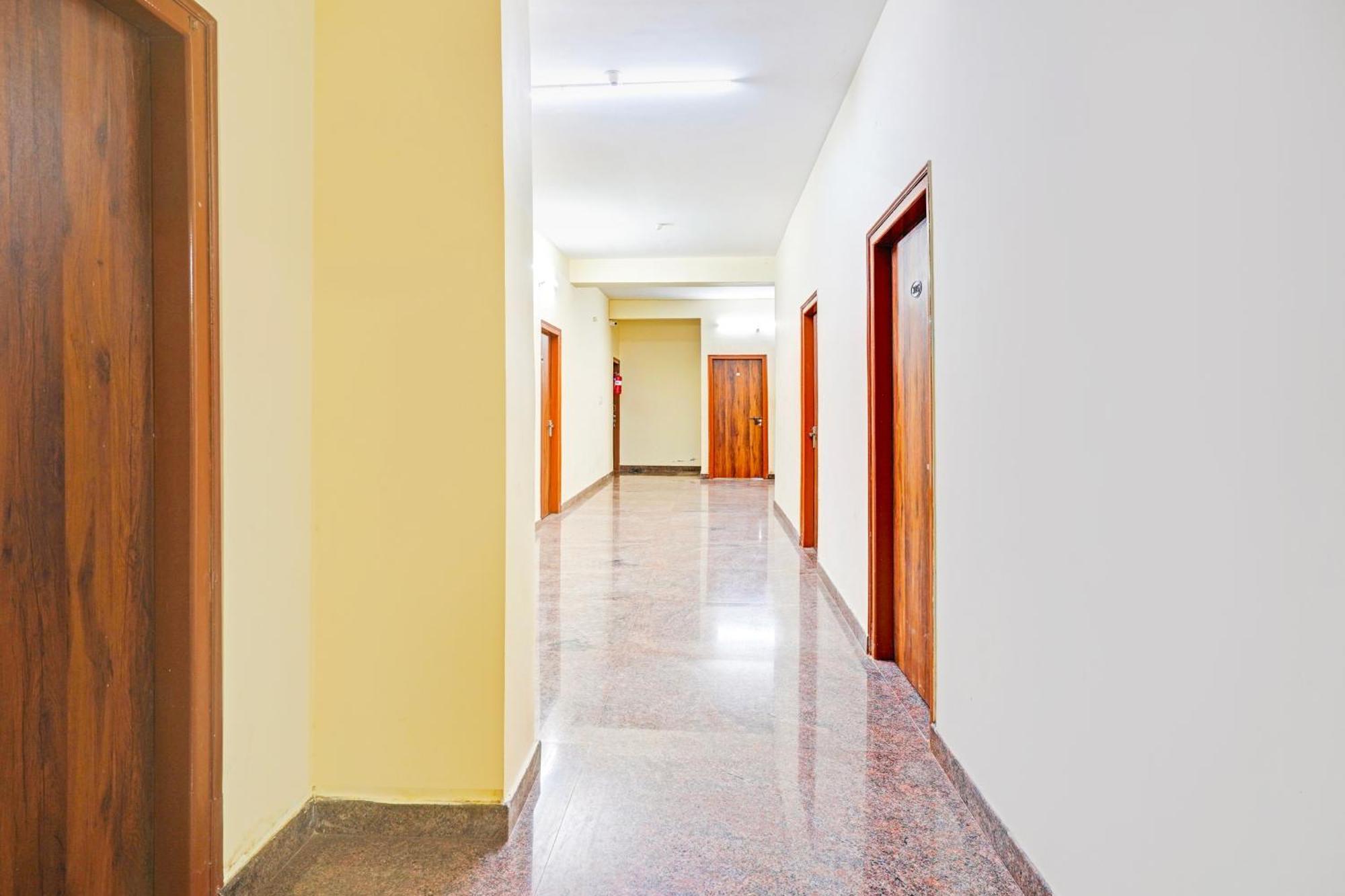 Super Hotel O Srigandhakavalu Formerly Chamundeshwari Lodging Jālahalli エクステリア 写真